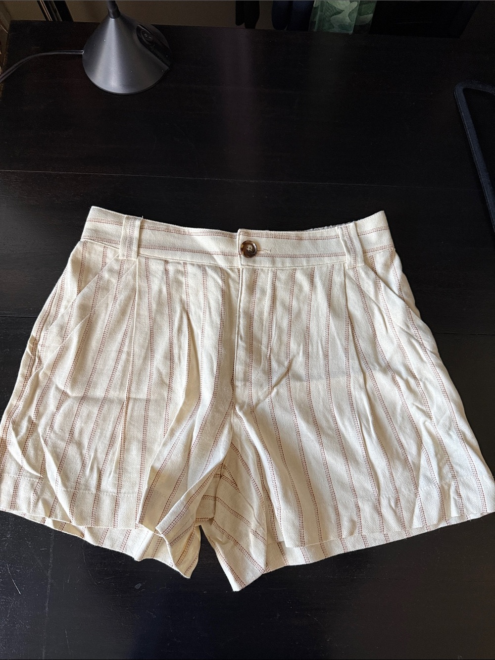 CAbi Cream Pinstripe cotton/linen blend Shorts SzM